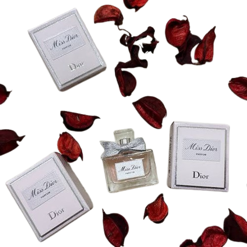 Hub Wavy Dior Miss Dior perfume bottle, 3.4 oz (100 ml), elegant design for women, with a clear glass and floral accents.